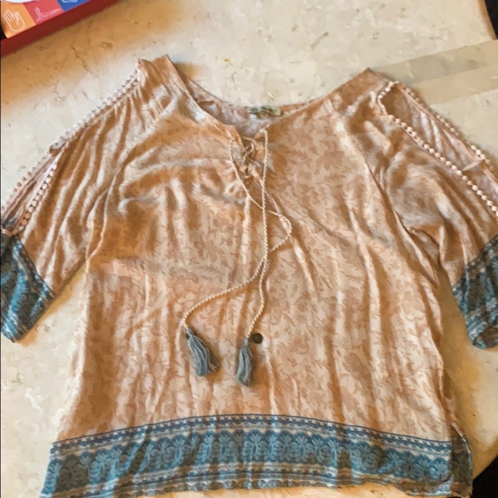 Size Small Democracy top